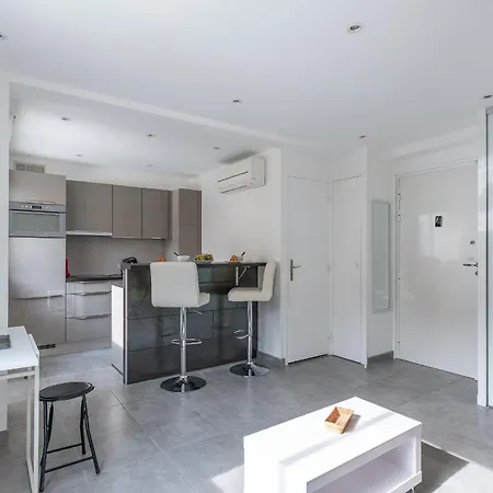 Apartment Superbe Studio-centre-ville-plages Et Palais