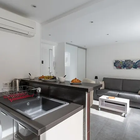 Superbe Studio-centre-ville-plages Et Palais